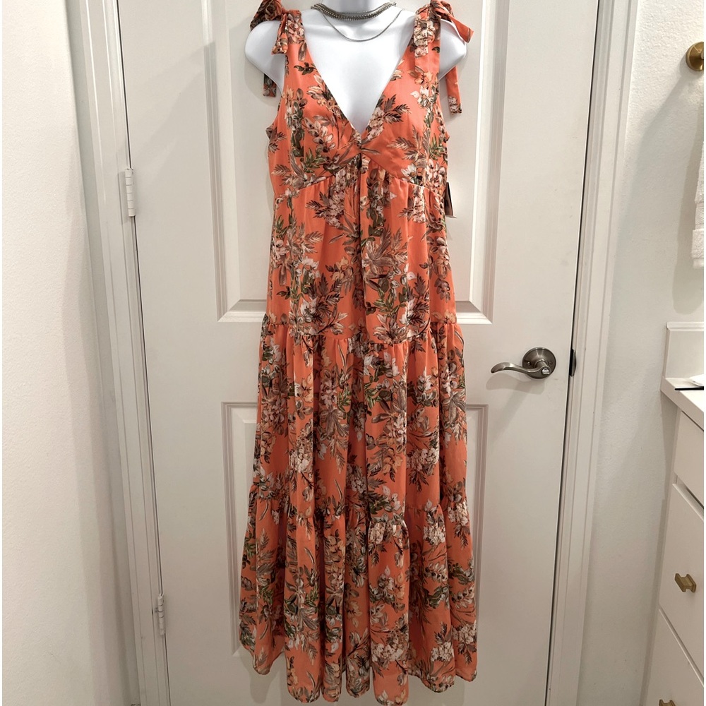 SUPER CUTE FLORAL MAXI DRESS BRAND NEW W/Tags